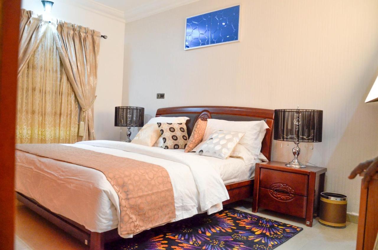 Crystal House International Hotel Илорин Екстериор снимка