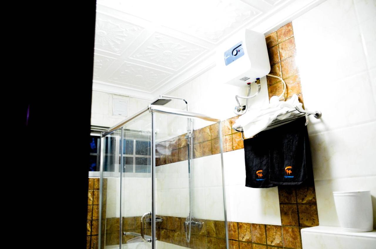 Crystal House International Hotel Илорин Екстериор снимка