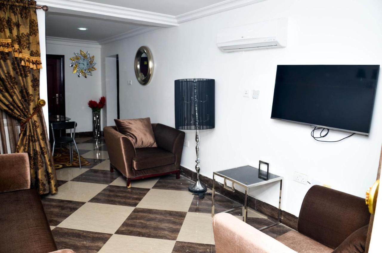 Crystal House International Hotel Илорин Екстериор снимка